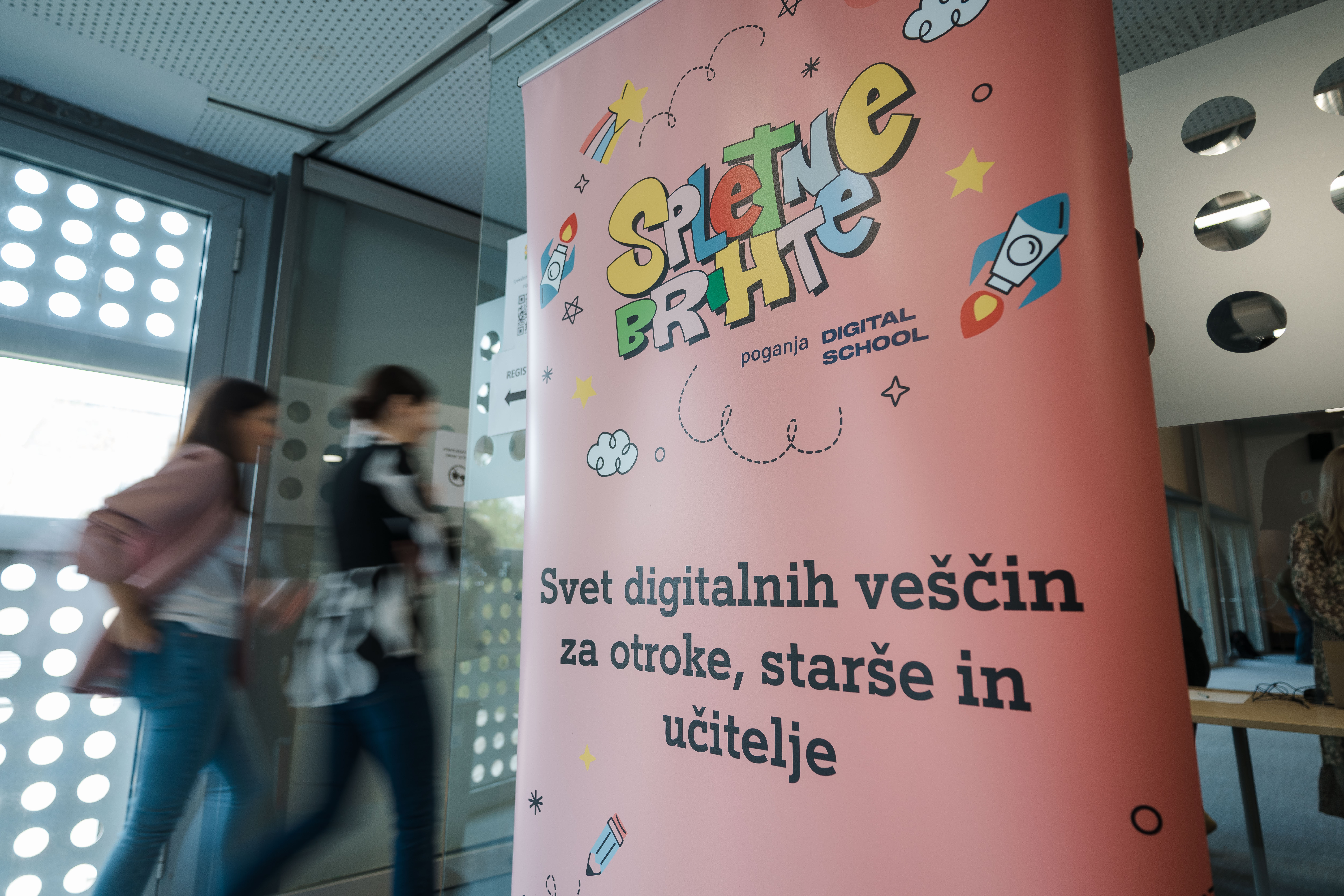 Digitalna orodja v šolah naj bodo uporabljena varno, odgovorno in premišljeno