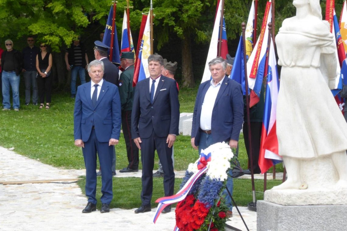 Zaključena obnova vojnega grobišča talcev v Begunjah