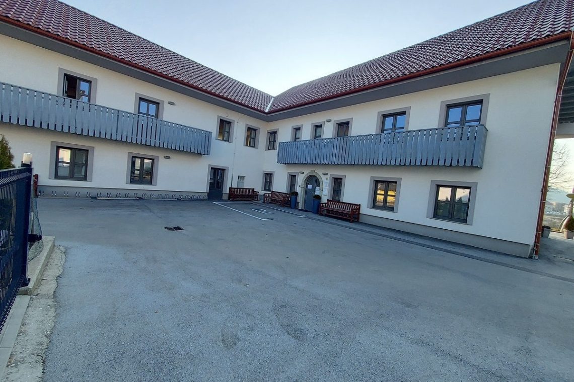 Inšpekcija zaprla Medgeneracijski center v Kranju