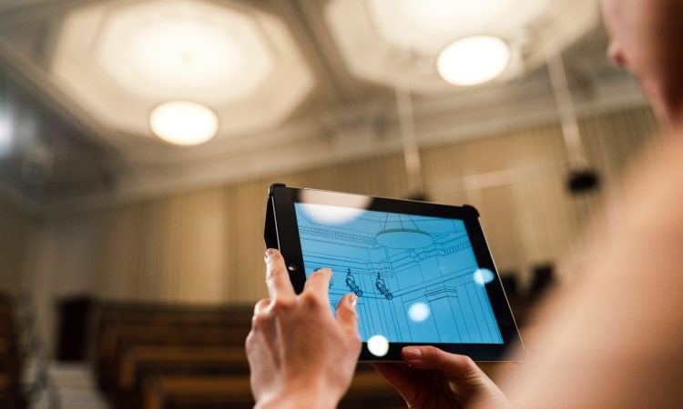 Digitalizacija in umetna inteligenca krepita podjetništvo, a Slovenijo še zadržujejo sistemske ovire