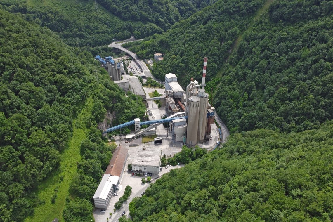 Trbovlje niso naprodaj: svetniki soglasno proti prodaji cementarne in okoljski obremenitvi