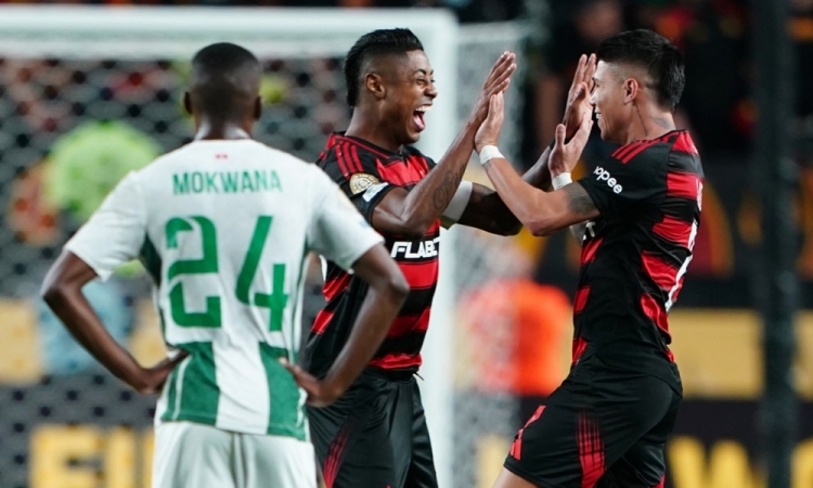 Flamengo začel uspešno, Boca in Benfica z delitvijo točk