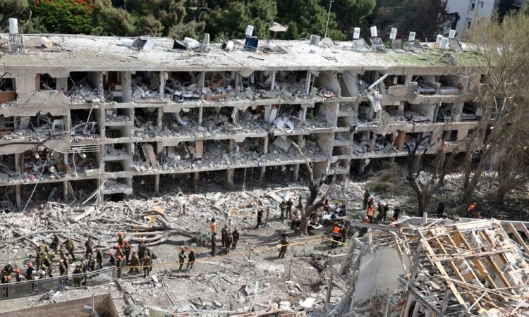 Iran obsodil napade, Izrael jih pozdravil, ameriški demokrati pa kritični