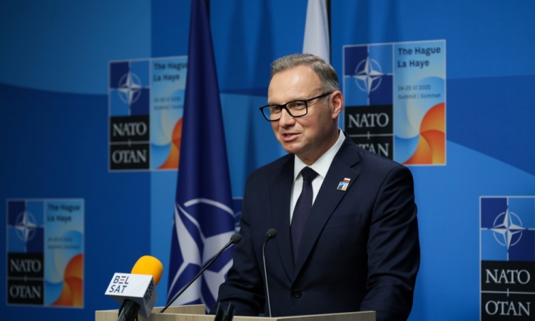 Zelenski podelil poljskemu predsedniku Dudi najvišje ukrajinsko odlikovanje