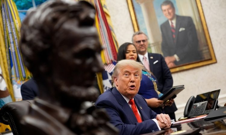 Trump napovedal skorajšnjo prekinitev ognja v Gazi