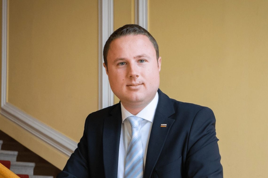 Svoboda Mahniča prijavila tožilstvu, Mahnič napoveduje ovadbo proti Golobu
