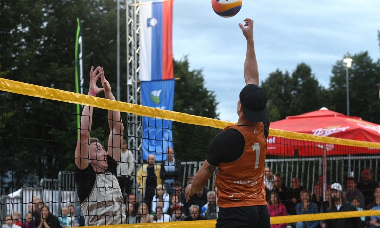 Renko in Prevorčnik do prvega naslova državnih prvakov v odbojki na mivki