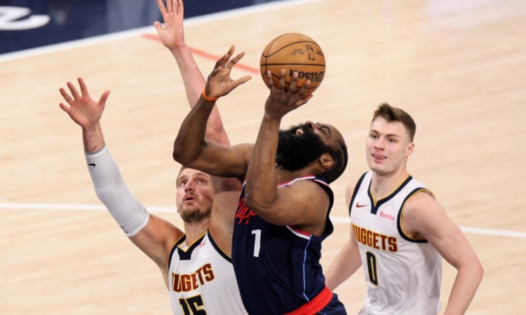 James Harden na Kitajskem navdušuje oboževalce, a domači navijači kritični zaradi njegove forme