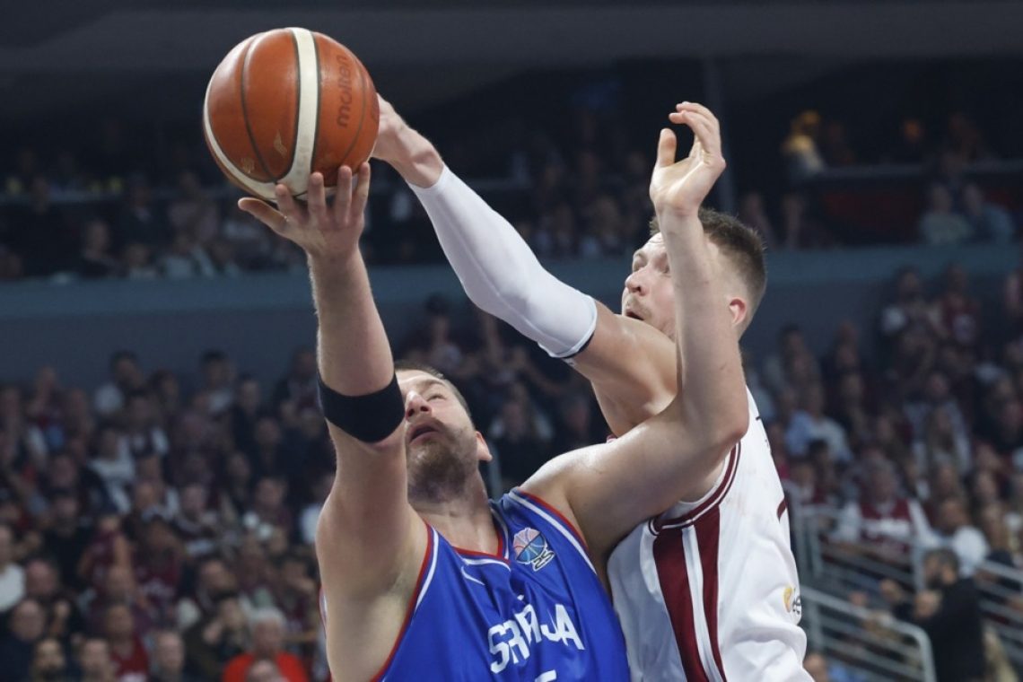 Dončić in Jokić dosegla po 39 točk, Srbi zmagali, Slovenci izgubili