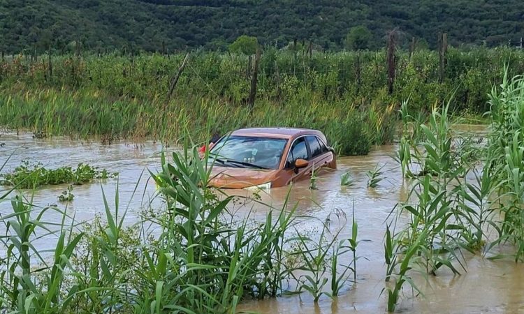 Neurja prizadela Piran, Dragonja poplavljala, v Kopru se razmere umirjajo