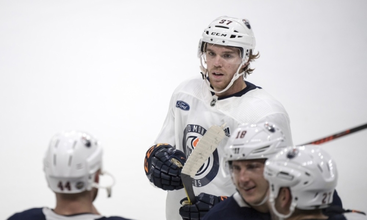 Trikratni MVP lige NHL podaljšal sodelovanje z Edmonton Oilers