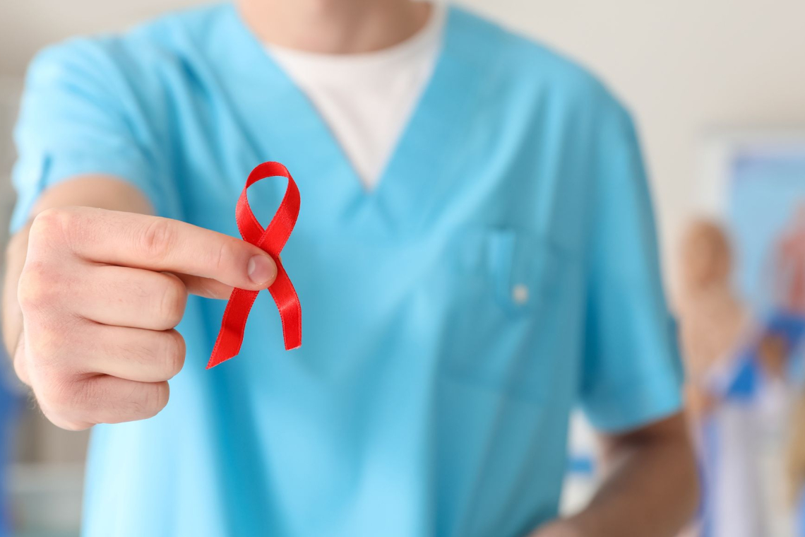 Ob svetovnem dnevu aidsa opozorila na pomen zgodnjega testiranja