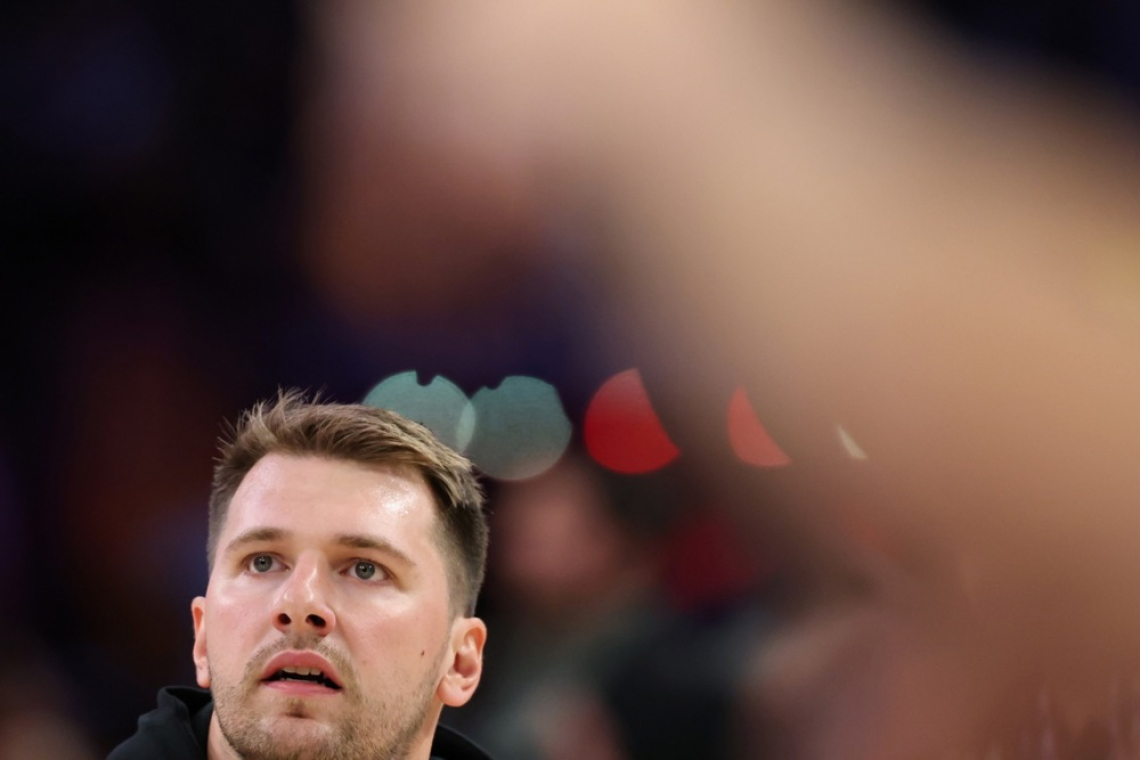 Phoenix prizadejal jezernikom prvi poraz po sedmih zmagah, Dončić blestel z 38 točkami