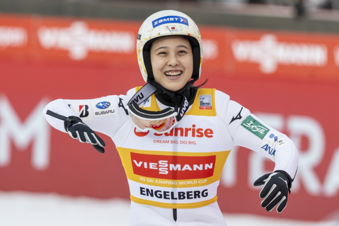 Niki Prevc v Engelbergu doskok odnesel zmago, zmagala Nozomi Maruyama