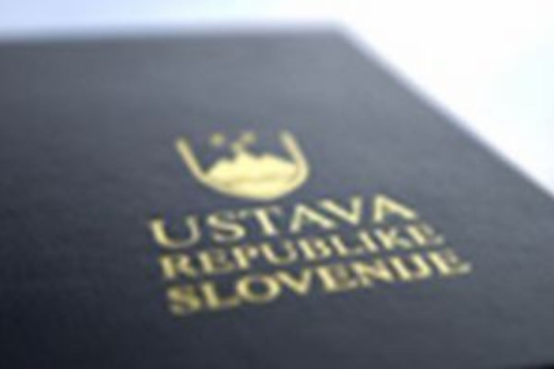 Slovenija obeležuje 34 let ustave