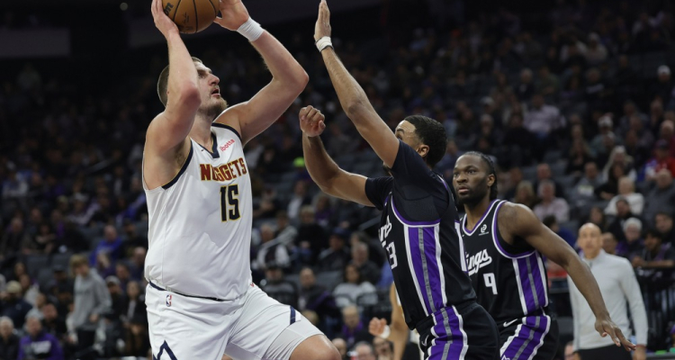 Jokić zrušil rekord Curryja