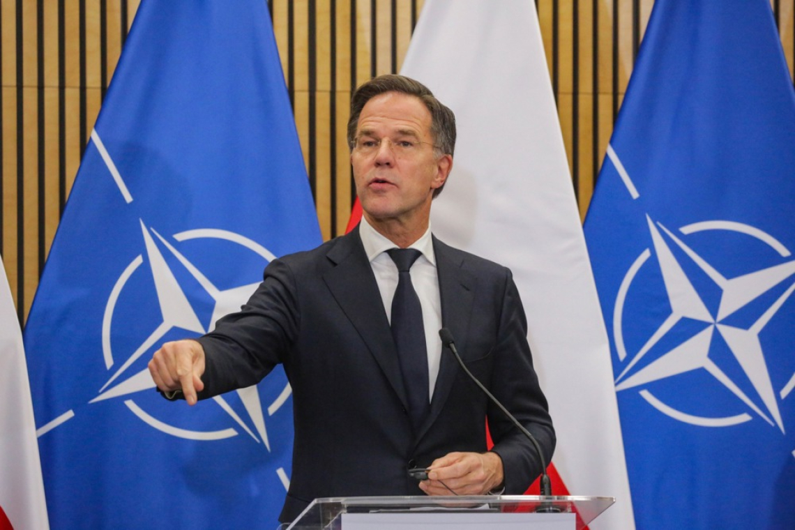 Rutte: Evropa naj okrepi obrambo, popolna neodvisnost od ZDA ni potrebna