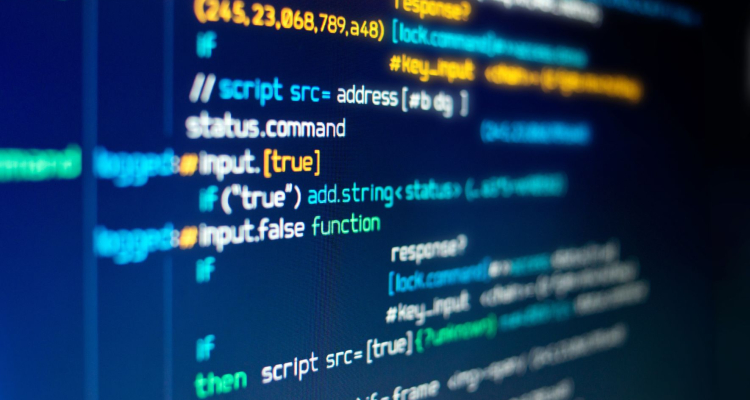 Več uporabe umetne inteligence pri programiranju, a tudi več napak