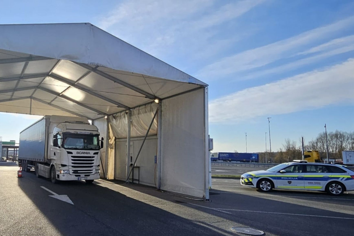 Policista v Pincah z oživljanjem rešila življenje 63-letnici