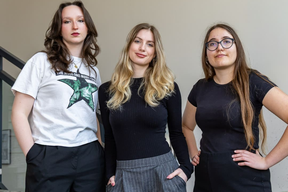 Kajuhovke uspešne na državnem tekmovanju iz sociologije