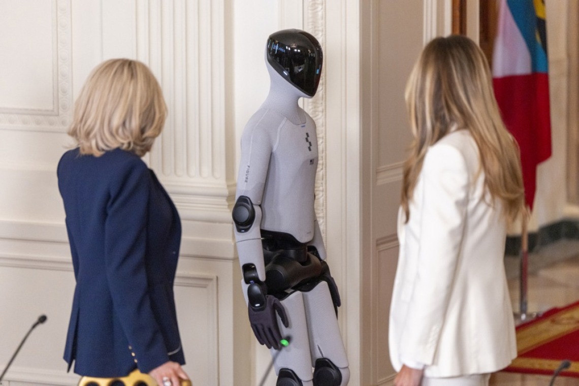 Melania Trump predstavila robota za učenje otrok