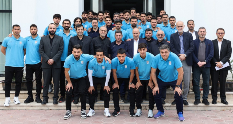 Iranska nogometna reprezentanca začela pot proti ZDA
