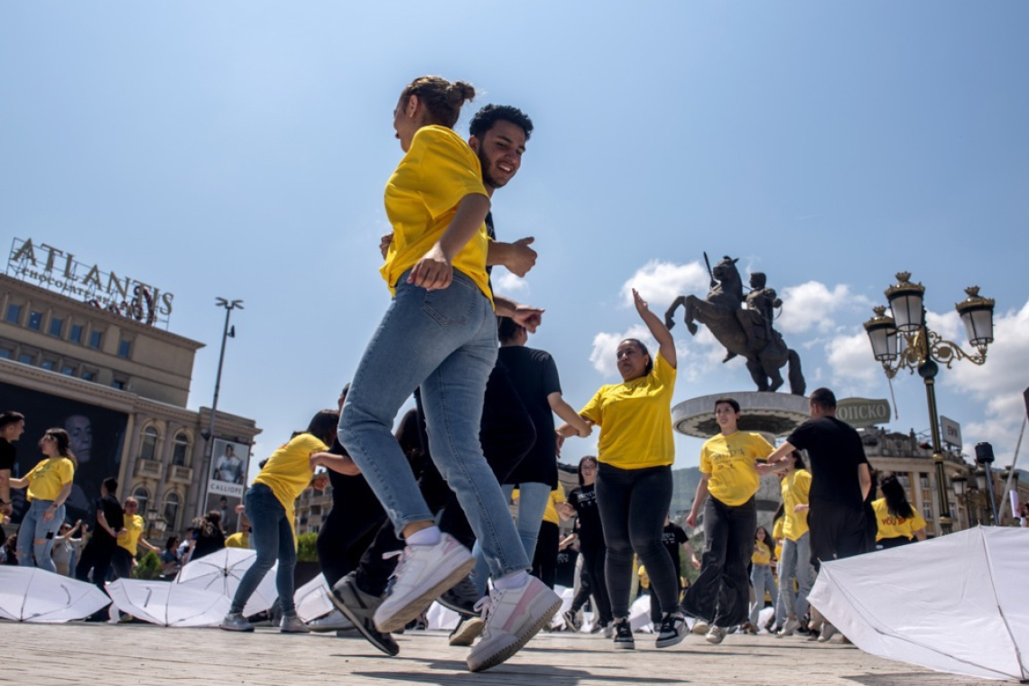 Maturanti zaplesali četvorko v 18 slovenskih mestih